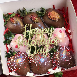 Classic Valentine Chocolate Coated Strawberry Box